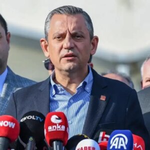 son dakika ozgur ozel akpye hediyesini belgelerle acikladi mucahit birinci murat kapkiden hem 2 milyon dolar hem de iftira atmasini istemis TLIwLYTE