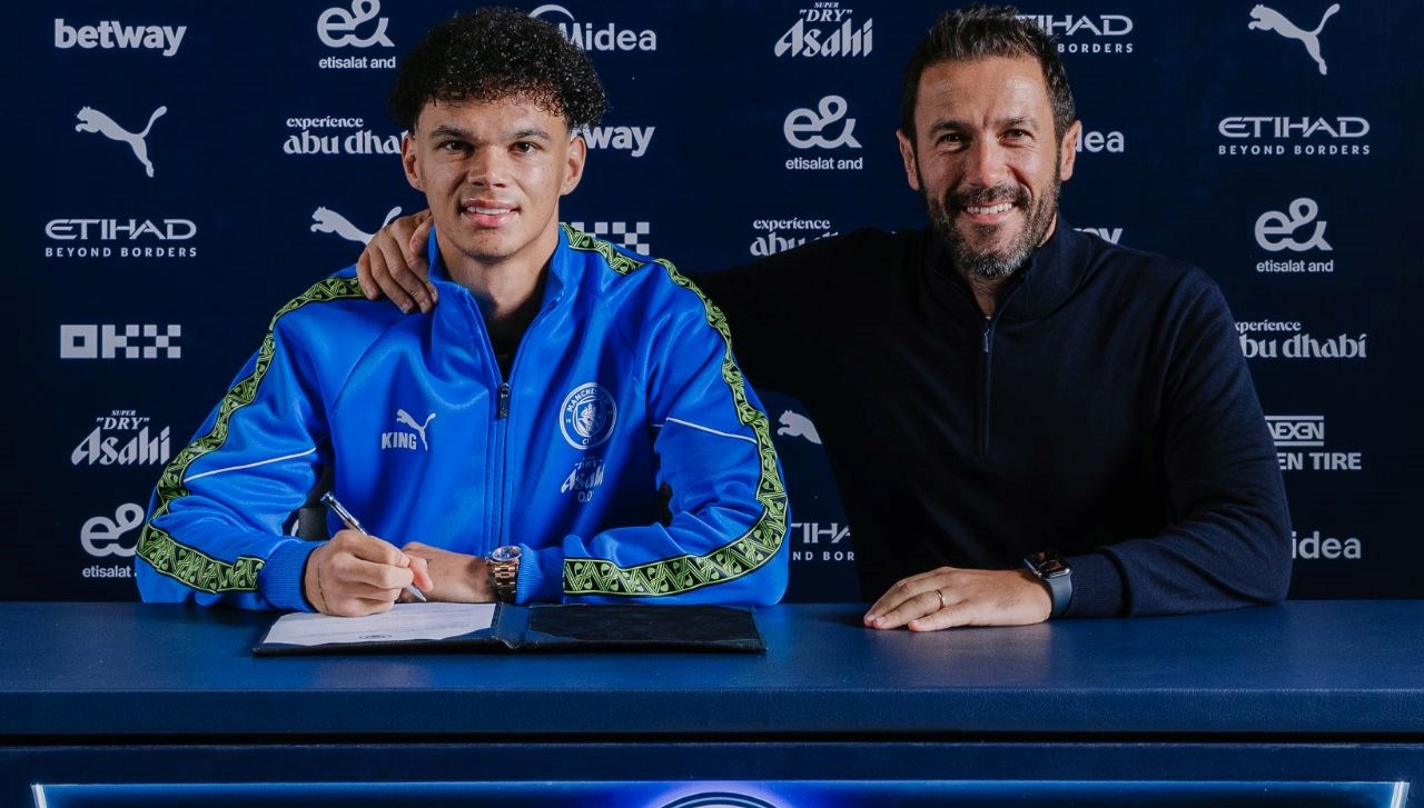 20 yasindamanchester cityye 5 yillik imza sA2UBg1I