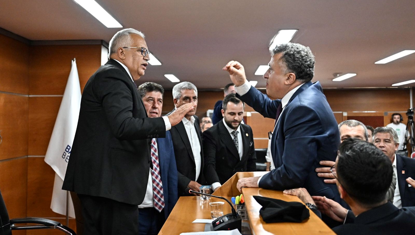 bayrampasadaki baskan vekili secimi mahkemeye tasindi w985AGbh