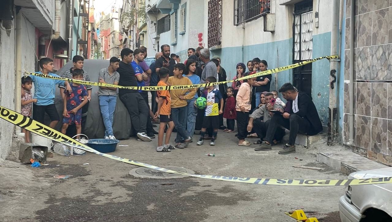 tartistigi kardesi tarafindan bicaklanarak olduruldu CwHei3Uv