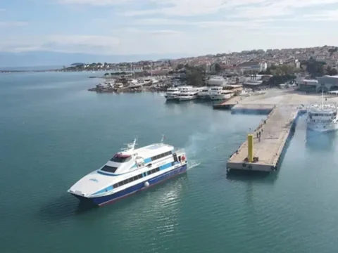 Akcay midilli seferleri resmen basladi akcay 27 yil sonra yeniden gumruk alani oldu TwOUCK2V
