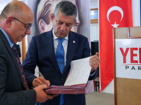Yeni parti turkiyeyi nasil yonetecegini acikladi tuzuk ve programda sosyal demokrat vurgusu wXHUgNhK